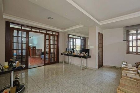 Casa para alugar com 365m², 4 quartos e 4 vagas