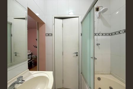 Casa à venda com 200m², 4 quartos e 1 vagaBanheiro Social  