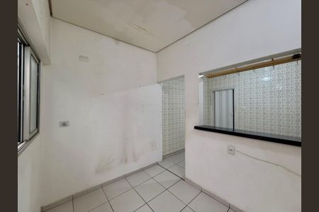 Sala de casa à venda com 4 quartos, 200m² em Parque Colonial, São Paulo