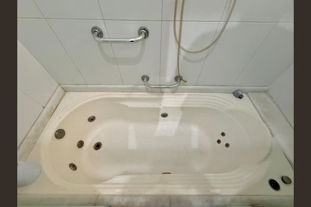 Casa à venda com 200m², 4 quartos e 1 vagaBanheiro Social 