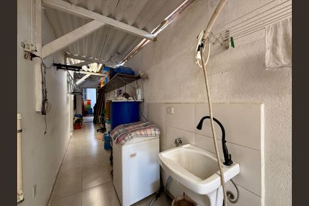 Casa à venda com 200m², 4 quartos e 1 vagaÁrea de Serviço