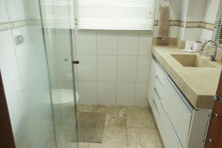 Banheiro de apartamento para alugar com 1 quarto, 42m² em José Menino, Santos