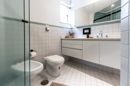 Apartamento à venda com 125m², 2 quartos e 2 vagasBanheiro do Corredor