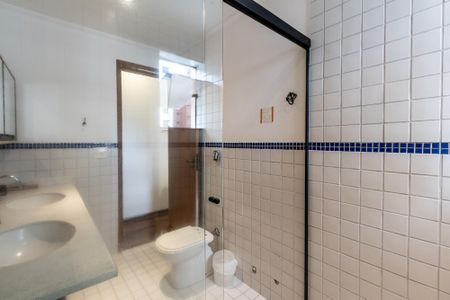 Apartamento à venda com 125m², 2 quartos e 2 vagasQuarto 1 - Banheiro da Suite