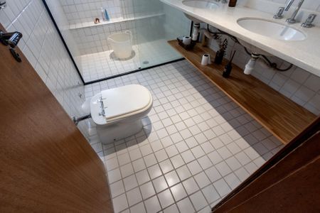 Apartamento à venda com 125m², 2 quartos e 2 vagasQuarto 1 - Banheiro da Suite