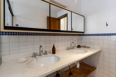 Apartamento à venda com 125m², 2 quartos e 2 vagasQuarto 1 - Banheiro da Suite