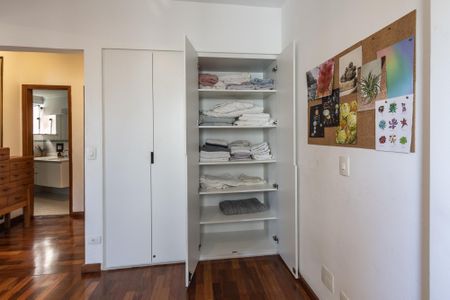 Apartamento à venda com 125m², 2 quartos e 2 vagasQuarto 2