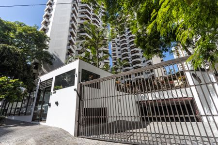 Apartamento à venda com 125m², 2 quartos e 2 vagasFachada do Condomínio