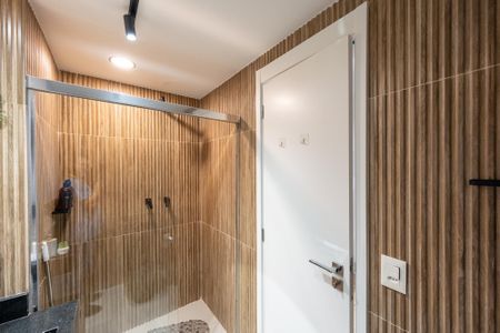 Studio à venda com 28m², 1 quarto e sem vaga Studio à venda com 28m², 1 quarto e sem vagaBanheiro Social