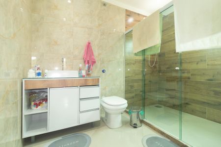 Casa para alugar com 200m², 2 quartos e 3 vagasBanheiro da Suíte 1