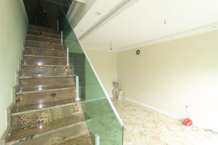 Escada de casa para alugar com 2 quartos, 200m² em Campo Grande, Rio de Janeiro