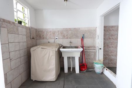 Casa à venda com 250m², 6 quartos e 3 vagasLavanderia - Casa 4