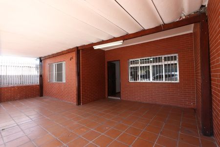Casa à venda com 250m², 6 quartos e 3 vagasBanheiro do Quintal
