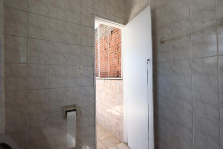 Casa à venda com 250m², 6 quartos e 3 vagasBanheiro do Quintal
