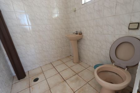 Casa à venda com 250m², 6 quartos e 3 vagasBanheiro do Quintal