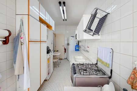 Apartamento à venda com 106m², 2 quartos e 1 vagaCozinha