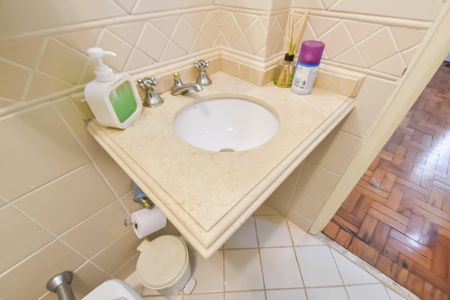 Apartamento à venda com 106m², 2 quartos e 1 vagaBanheiro suíte