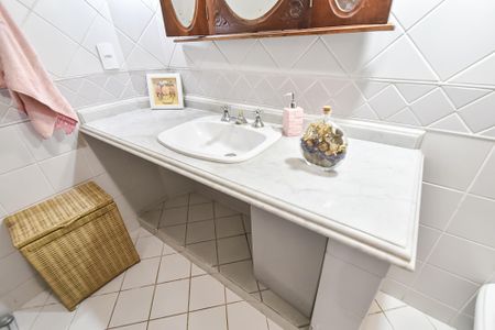 Apartamento à venda com 106m², 2 quartos e 1 vagaBanheiro social