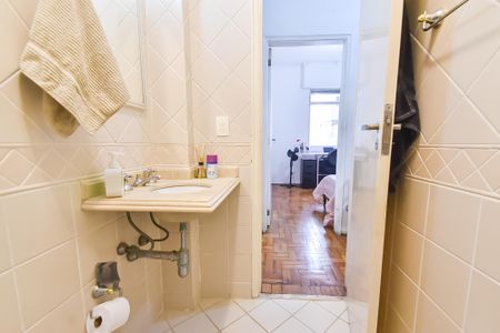 Apartamento à venda com 106m², 2 quartos e 1 vagaBanheiro suíte