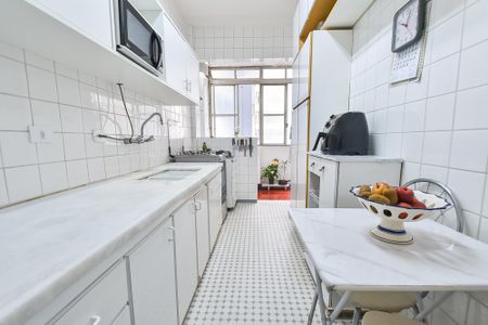 Apartamento à venda com 106m², 2 quartos e 1 vagaCozinha