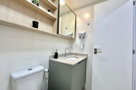 Banheiro de kitnet/studio para alugar com 1 quarto, 25m² em Vila Mascote, São Paulo