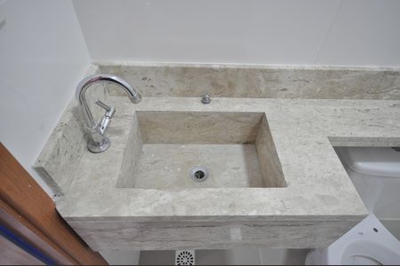 Apartamento para alugar com 50m², 2 quartos e sem vagaBanheiro