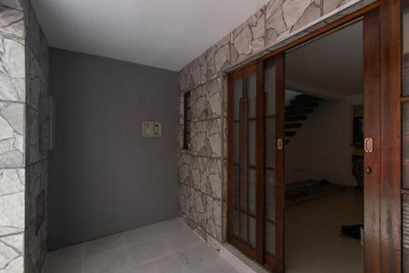 Casa à venda com 100m², 3 quartos e sem vagaEntrada