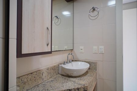 Apartamento à venda com 76m², 2 quartos e 1 vagaBanheiro  suíte 