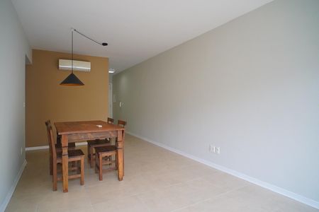 Sala de apartamento à venda com 2 quartos, 76m² em Floresta, Porto Alegre