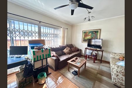 Casa para alugar com 222m², 3 quartos e 3 vagasSala