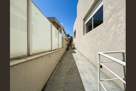 Casa de condomínio à venda com 300m², 3 quartos e 4 vagasÁrea externa