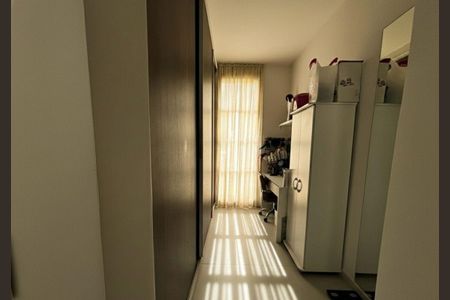 Casa de condomínio à venda com 300m², 3 quartos e 4 vagasQuarto