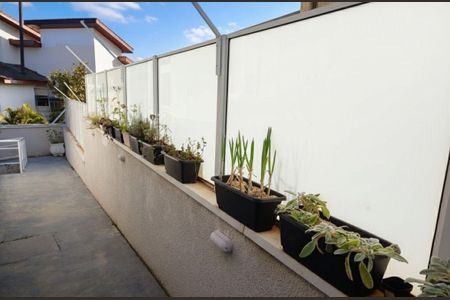 Casa de condomínio à venda com 300m², 3 quartos e 4 vagasÁrea externa