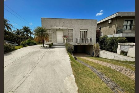 Casa de condomínio à venda com 300m², 3 quartos e 4 vagasÁrea externa