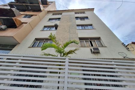 Apartamento à venda com 128m², 3 quartos e sem vaga Apartamento à venda com 128m², 3 quartos e sem vagaFachada