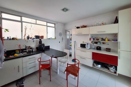 Apartamento à venda com 128m², 3 quartos e sem vaga Apartamento à venda com 128m², 3 quartos e sem vagaCozinha