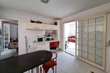 Apartamento à venda com 128m², 3 quartos e sem vaga Apartamento à venda com 128m², 3 quartos e sem vagaCozinha