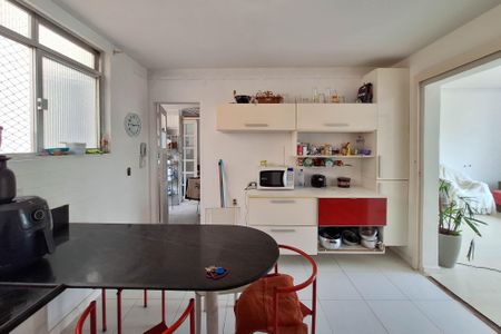 Apartamento à venda com 128m², 3 quartos e sem vaga Apartamento à venda com 128m², 3 quartos e sem vagaCozinha