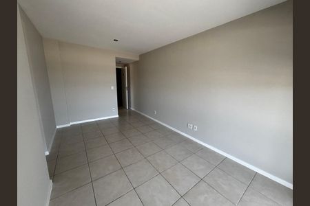 Apartamento para alugar com 68m², 2 quartos e 1 vagaSala