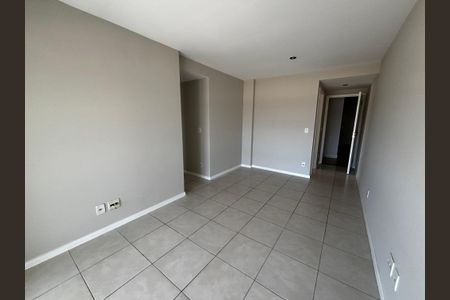 Sala  de apartamento para alugar com 2 quartos, 68m² em Recreio dos Bandeirantes, Rio de Janeiro