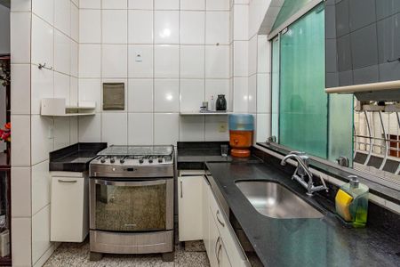 Apartamento à venda com 96m², 3 quartos e 2 vagasCozinha