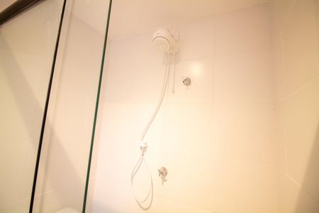 Banheiro de kitnet/studio à venda com 1 quarto, 27m² em Jardim das Acacias, São Paulo