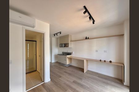 Quarto de kitnet/studio à venda com 0 quarto, 27m² em Jardim das Acacias, São Paulo