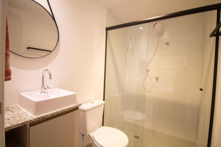 Banheiro de kitnet/studio à venda com 1 quarto, 27m² em Jardim das Acacias, São Paulo