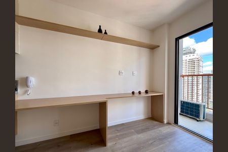 Quarto de kitnet/studio à venda com 0 quarto, 27m² em Jardim das Acacias, São Paulo