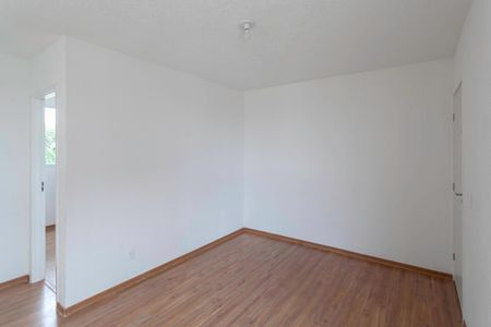 Sala de apartamento para alugar com 2 quartos, 43m² em Caiapos, Contagem