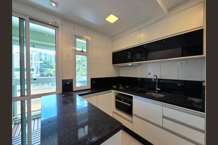 Apartamento à venda com 64m², 1 quarto e 2 vagasCozinha