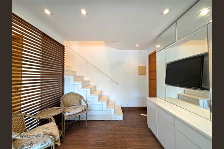 Apartamento à venda com 64m², 1 quarto e 2 vagasSala