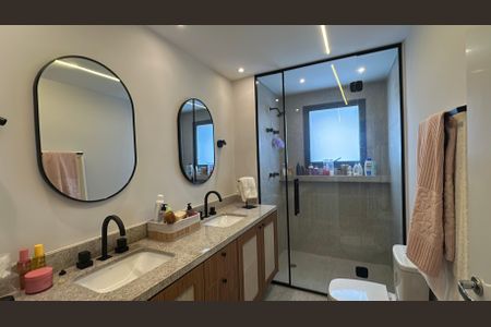 Apartamento à venda com 346m², 3 quartos e 3 vagasBanheiro da Suíte 3