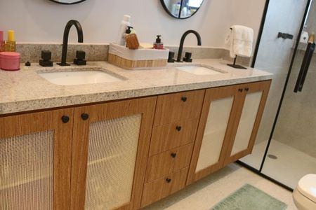 Apartamento à venda com 346m², 3 quartos e 3 vagasBanheiro da Suíte 3